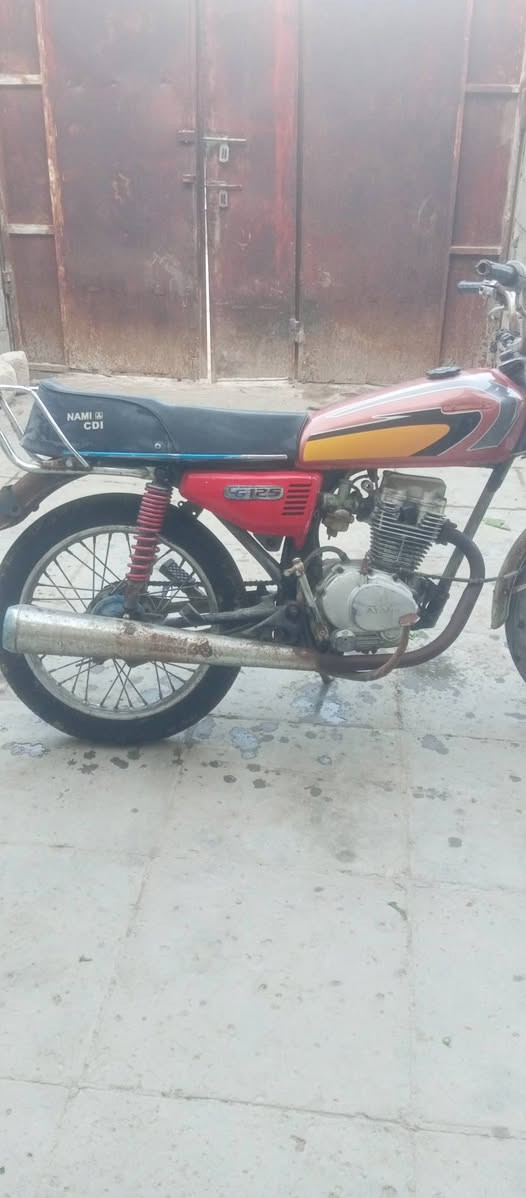 السلام عليكم  دراجة نامة رقم وسنوية ماندل راعيهه 
للبيع او مراوس بايفون 13المكان بصرة الموفقية
ورجاً الي ماعاجبه خلي يعبر المنشور ***********
