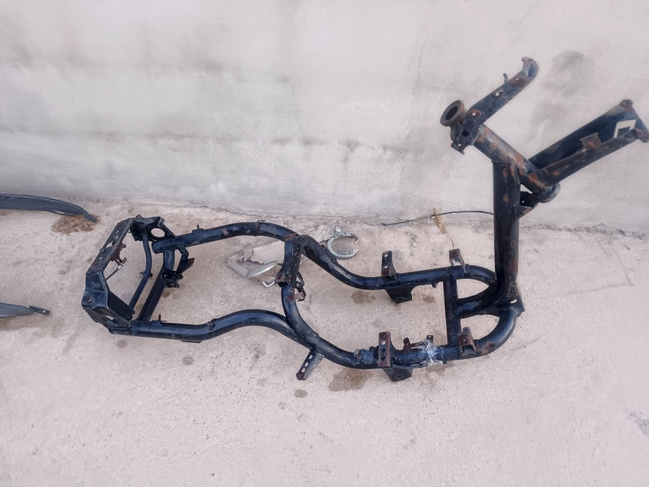 سلام عليكم 
غراض ماكس للبيع 
شاصي عدله حاضره لتعميره 
صالنصه أصلي صمجيه مال حاويه و أي لحيم ماكو 
كاعيه باتري 
و كابريتر 
و سبايدر كاربون 
شراي خاص و شلع هم ابيع مكاني كركوك 
ورقمي ***********
