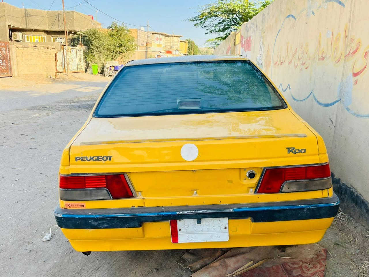 بيجو روئ محور ونجي 4 محرك جديد وكير جديد اوتماتيك سياره حلوه مديل 9 عوزها بس تبريد اتصل وبخدمتك *********** مكاني جبايش سعرها 32
