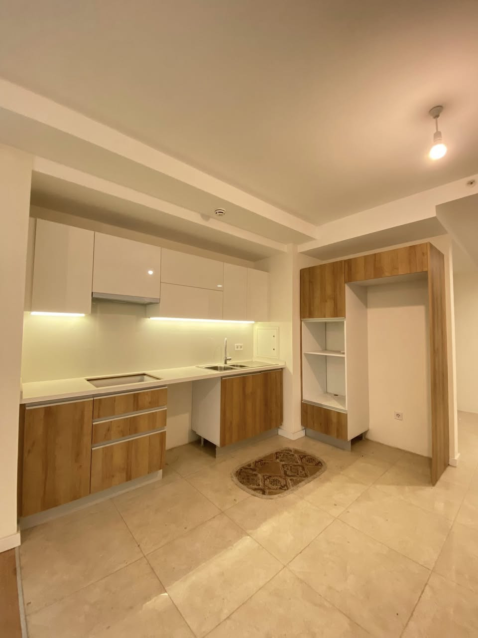 امپاير وينگ
🏢للايـجار  –  بۆ  کرێ

 ♦️– غرفه و صالة  و مطبخ مفتوح/ 1+1

 ♦️ –  لمزيد من معلومات تواصل على واتساب:

يوجد عروض للايجار و بيع و شراء في مربع الذهبي :

0750 099 89 89 📞

عقارات مۆنیتەر Monitor Real Estate
