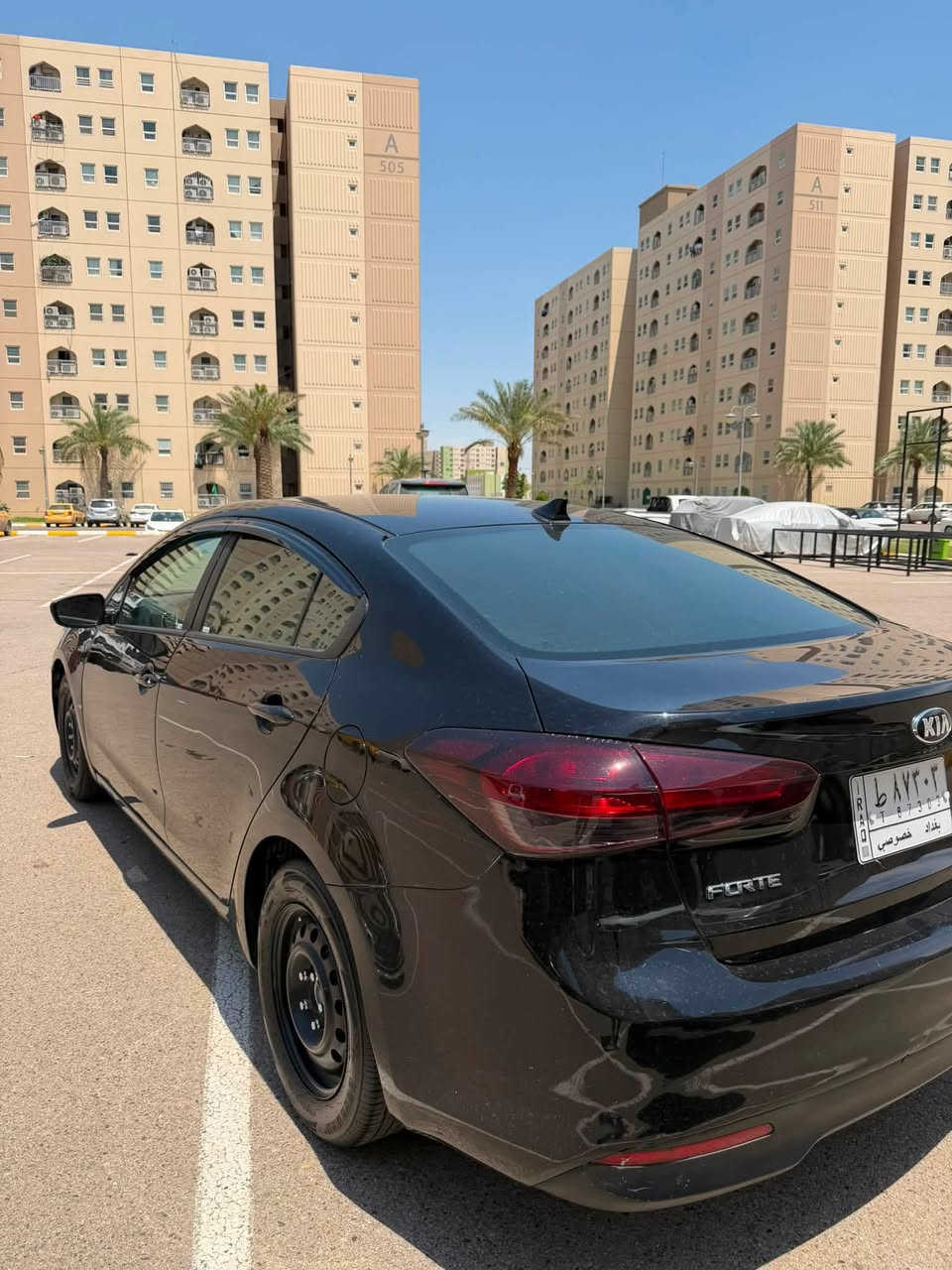 السلام عليكم 
كيا فورتي 2017 لون اسواد حادثها بس بنيد نفسه مصلح بدون دواخل و نها بلعراق صار بيها صبغ باب السايق مكينه كير خير من الله تخم تاير جديد بدون نقص برغي سعرها 118 وبيها مجال بسيط مكان بغداد بسمايه او بلديات 
***********
واتساب فقط ***********

