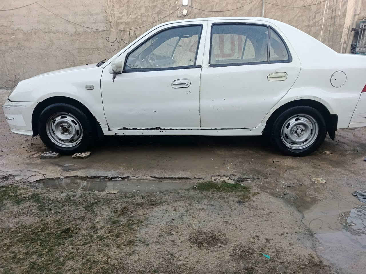 السلام عليكم سيكا للبيع موديل 2013 جير جديد سياره مقفوله من ضربه ما فيها رقمها نجف سعرها 20 وبيها مجال العنوان نجف رقم الهاتف***********
