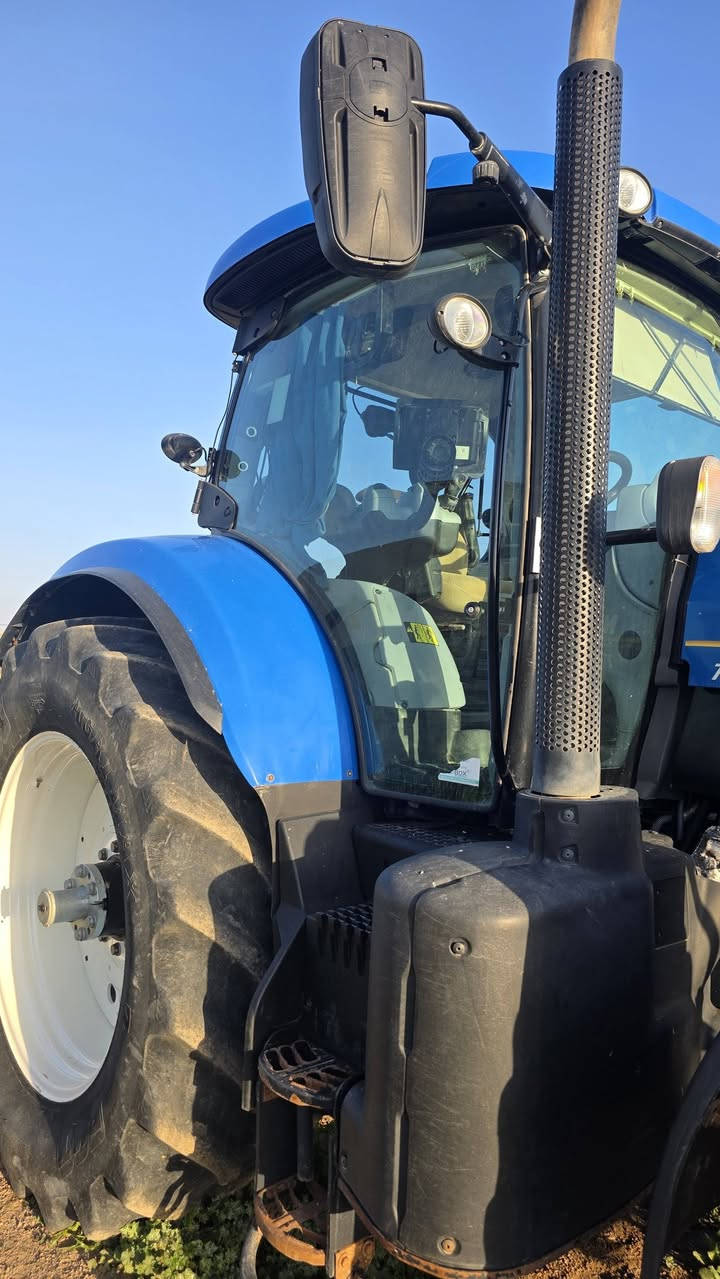 سلام عليكم مكينة لبيع حجم ٢٧٠ موديل ٢٠١٥ مشتقلة 10/213 فول مواصفات  مكفولة كفالة عامة وضع شركة برغي ما مفتوح بيهة تايرات شركة جواهة مكان ديالى رقم لهاتف ***********  ***********
