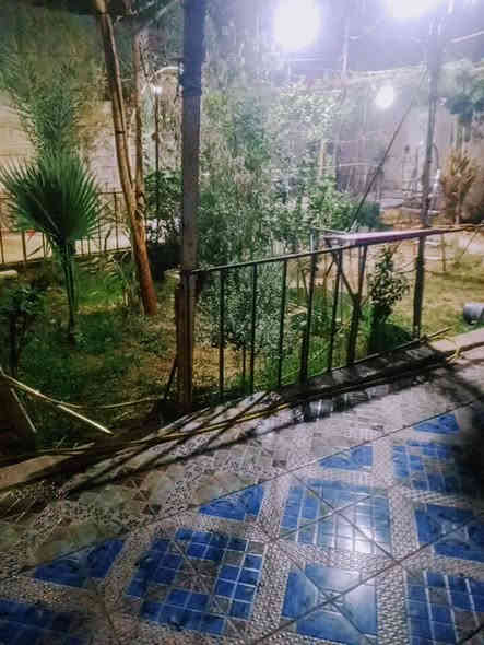 اللهم صل على محمد وال محمد
يرجى قراءة المنشور جيدا.قبل أن تتصل وتطلب حذف المنشور.وبعدها تغلق هاتفك
دار للبيع 
غرف نوم عدد 3
صاله 4*6
كلدور 4*3
مطبخ 4*5
مخزن2*14
استقبال خارجي 4*12
كراج سيارات 8*12
مدخل خاص للعائلة 
مدخل خاص للاستقبال 
حديقه مزروعة 5*10
حديقه صغيره 2*8
منور على مدار البيت 
مساحة البيت 600م
***********
