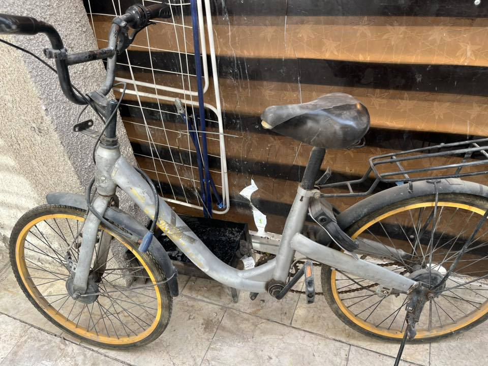 السلام عليكم بايسكل للبيع كلشي مابي بس يحتاجلك غسل تايرات جوبلس
سعر 50 
***********
