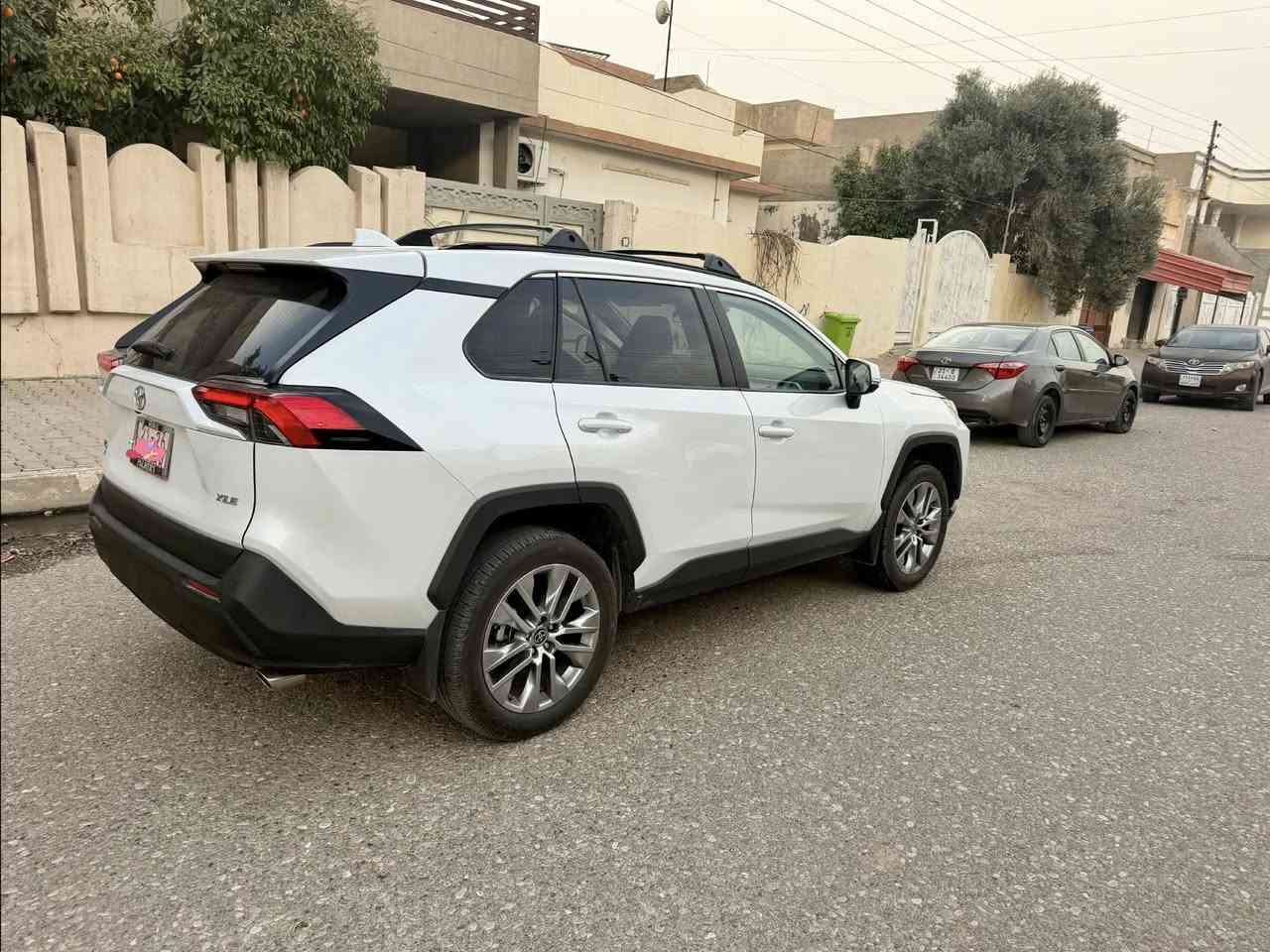 اقراء تفاصيل زين من بعده اتصل
راف فور 2025 ماشية 600 ميل فقط يعني صفر وارد أمريكي 🇺🇸 موصفاته XLE بريمو فول فتحة سلايت.بصمة وابواب بصمة. وجنطة كهرباء ⚡️ وكشنات جلد وتدفئة وخزن ولايتات ليت وشاشه جبيرة وتحكمات وبلوتوث ومانع ضباب 🌫️ وتشغيل عن بعد ويل حجم جبير وتبريد قطعتين 
سيارة 🚗 بدون صبغ بدون قطع تبديل بدون فتح بدون شخوط وبدون رصعات بدون دواخل جميع إرباكات سليمة 
رادار وحجر صالنصا وراديتر ولايتات وحتى دعامية كله بلادي  مكان سيارة 🚘 كركوك حي العسكري سعره 276 بيه مجال للطيبين 
***********
