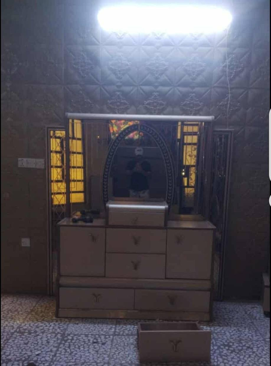 السلام عليكم غرفه نوم للبيع 11 قطعه
رقم وتساب *********** 
اضرر بسيسطه فقط فطر بل جامه
