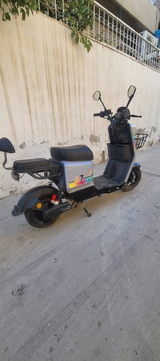 للبيع سعر مناسب 375
دراجه شحن ار 7 
موديل 2025

مابي عيب

نضيف 

5 بطاريات 

تشغيل عن بعد 

دبلات مابي عيب

سرعه 100

لايت بلوجكتر خرافي 

بلوتوث 

سعره 375 لبيع او مراوس


**إذا كنت صاحب هذا الإعلان وتريد حذفه لأي سبب، رجاءا أرسل رسالة إلى الدعم الفني**