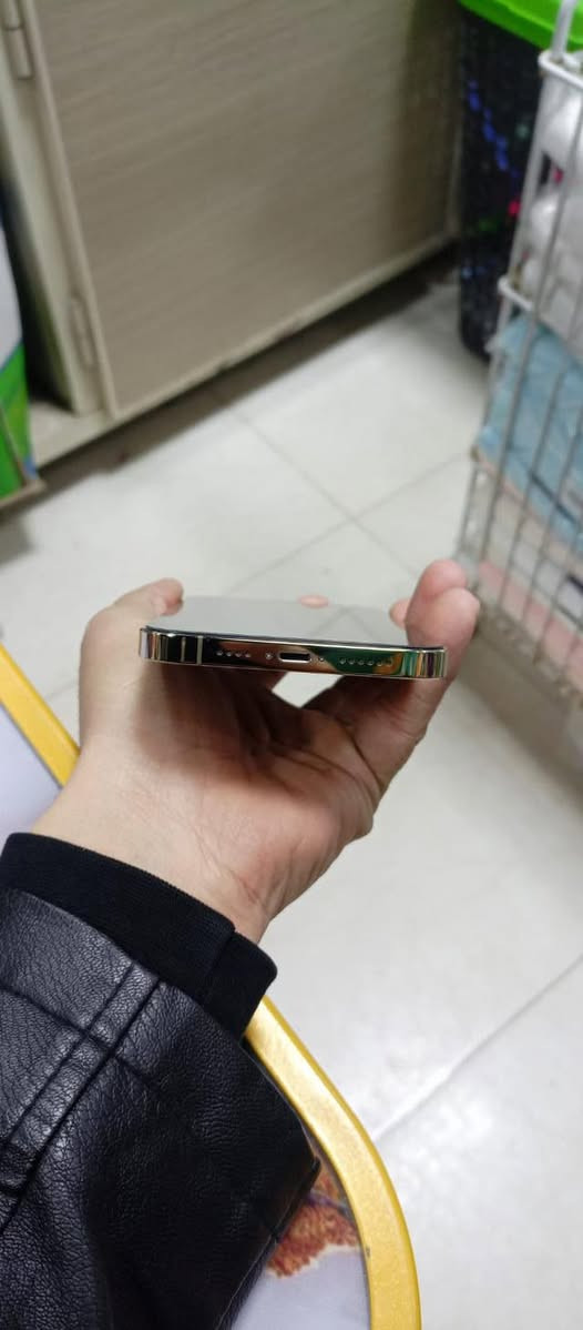 آيفون 12 برو ماكس
ذاكرة 256

بطارية 79‎%‎ بلاد

تك خط شريحة وحدة

نموذج MAA/A شرق اوسط 

ملحقات كاملة ✅

نضافه 100‎%‎ فقط الضهر مفطر مثل ماوضح بصور 

العنوان نجف كوفة ***********
