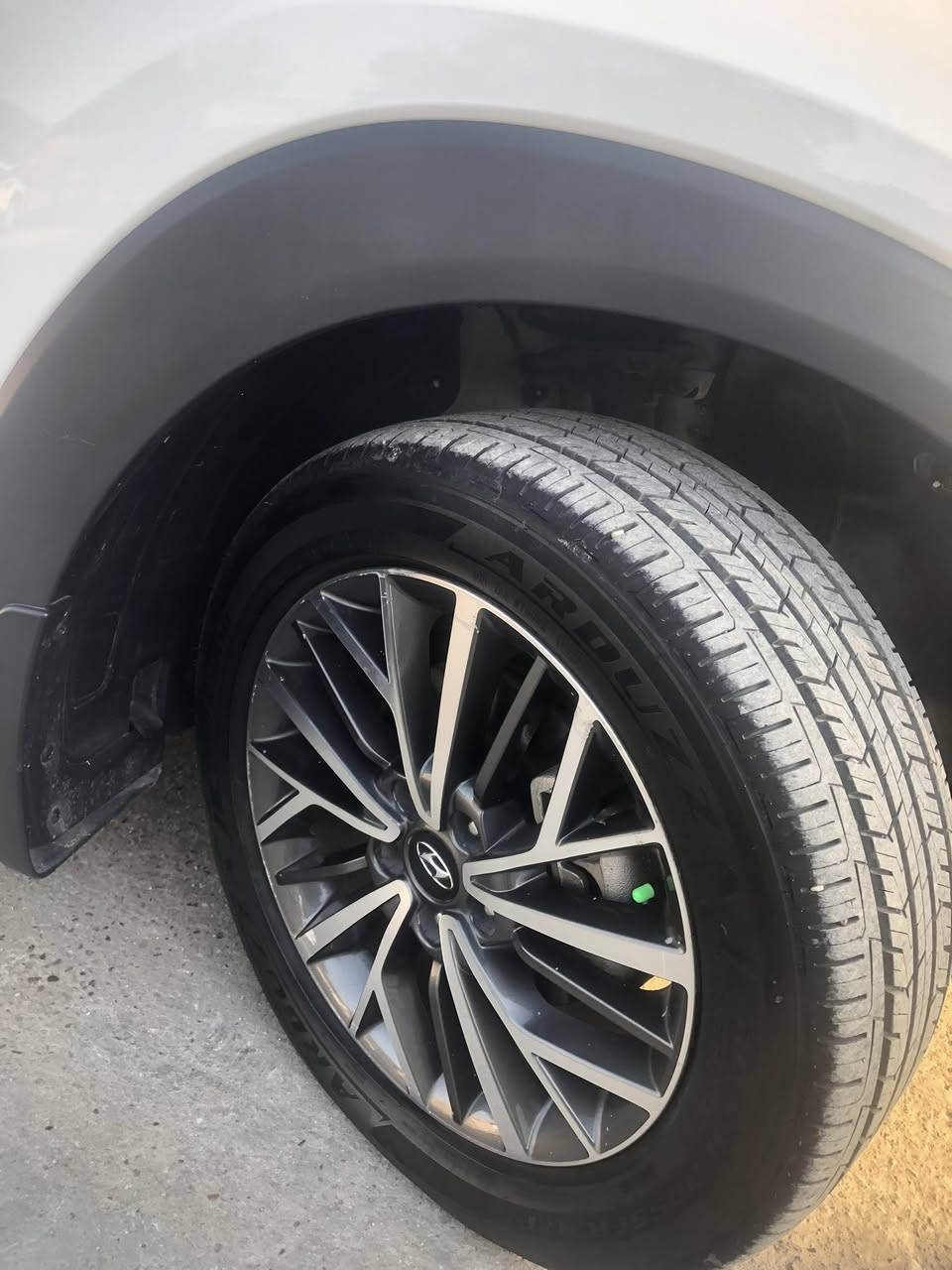 توسان ٢٠٢٠ للبيع فقط صبغ دعاميات اثر شخوط مكفوله فول عدا الفتحه باسمي سنويه ٢٩ وكاله الكاصد خمس عدسات مكاني البياع ***********السعر ٢٠٣
