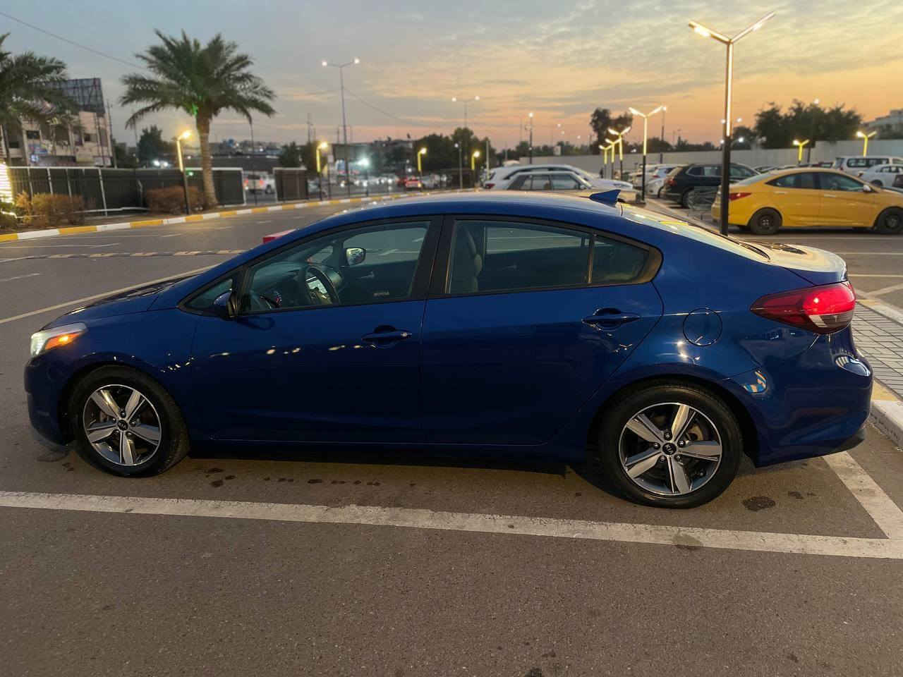 السلام عليكم
فورتي 2018 للبيع فئه LX

السياره كلين بدون حادث.فقط مسروق جاملغ ودعاميه ومرجعيهن نفسهن شاديهن ليبل واحد السيارة بدون اي تبديل ولا صبغ ولا بارد 

مكينة 2000 دوش كير At المرغوب ماشيه 96 km 

تدفئه تبريد ثلج صدر جديد تخم تاير 

تحكم جهتين مثبت سرعه وثلاث انظمه قيادة ايكو.ونورمل . وسبورت.

 

تحكم مري شاشة چبيره وكامره بلاديات وتدفئه كشنات وبيها شاشة اعطال بدشبول سياره بسمي ورقم بغداد الجديد هزه جديده سياره مال بيت ممتعوبه وبالعافيه ع الياخذها السعر 132$ وبيها مجال حك الجيه

العنوان بغداد تقاطع الدرويش حي التراث ***********
