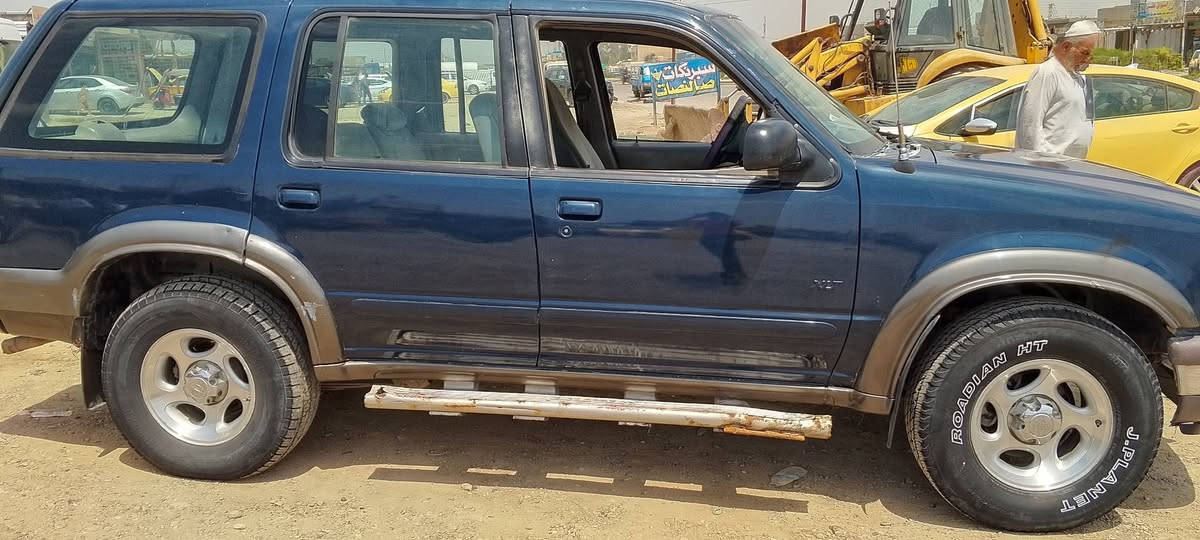 سلام عليكم سيارة فورت للبيع موديل 2000 كشر بلادي تايرات جدد مكينه وكير كايمات رقم نجف مكاني البصره السعر 25وبيهه مجال رقم الهاتف *********** بسمي تحويل ثاني يوم
