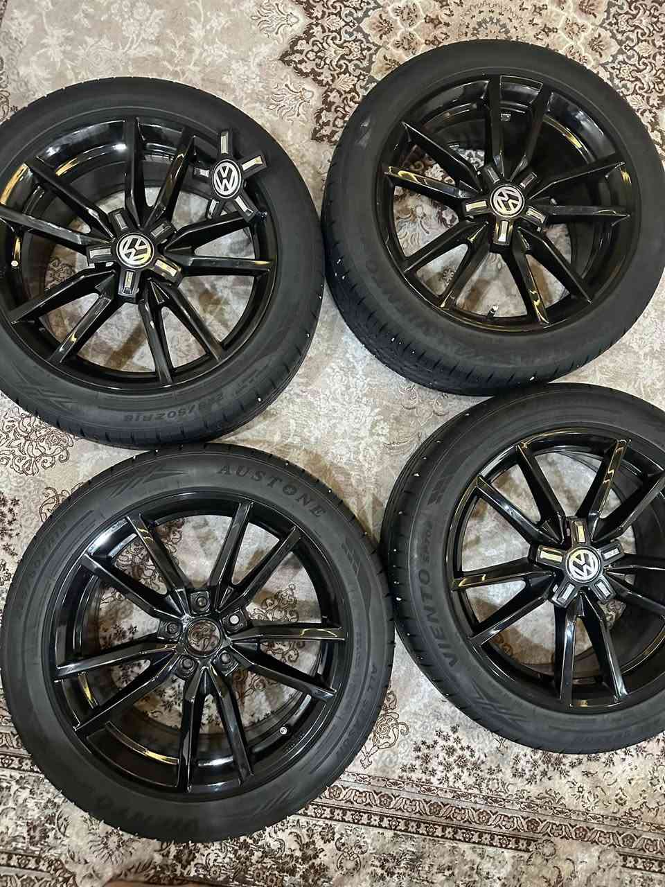 للبيع تاخم تاير وويل تايرات جديد 
زوج عمره 80‎%‎
زوج عمره 100‎%‎
مكان كركوك 
يرهم له باسات و جيتا و كولف
***********
450 الف 
ويل واحد فقط بي شخط بدون كسر و عواج و لحيم
قياسه 225/50/18
