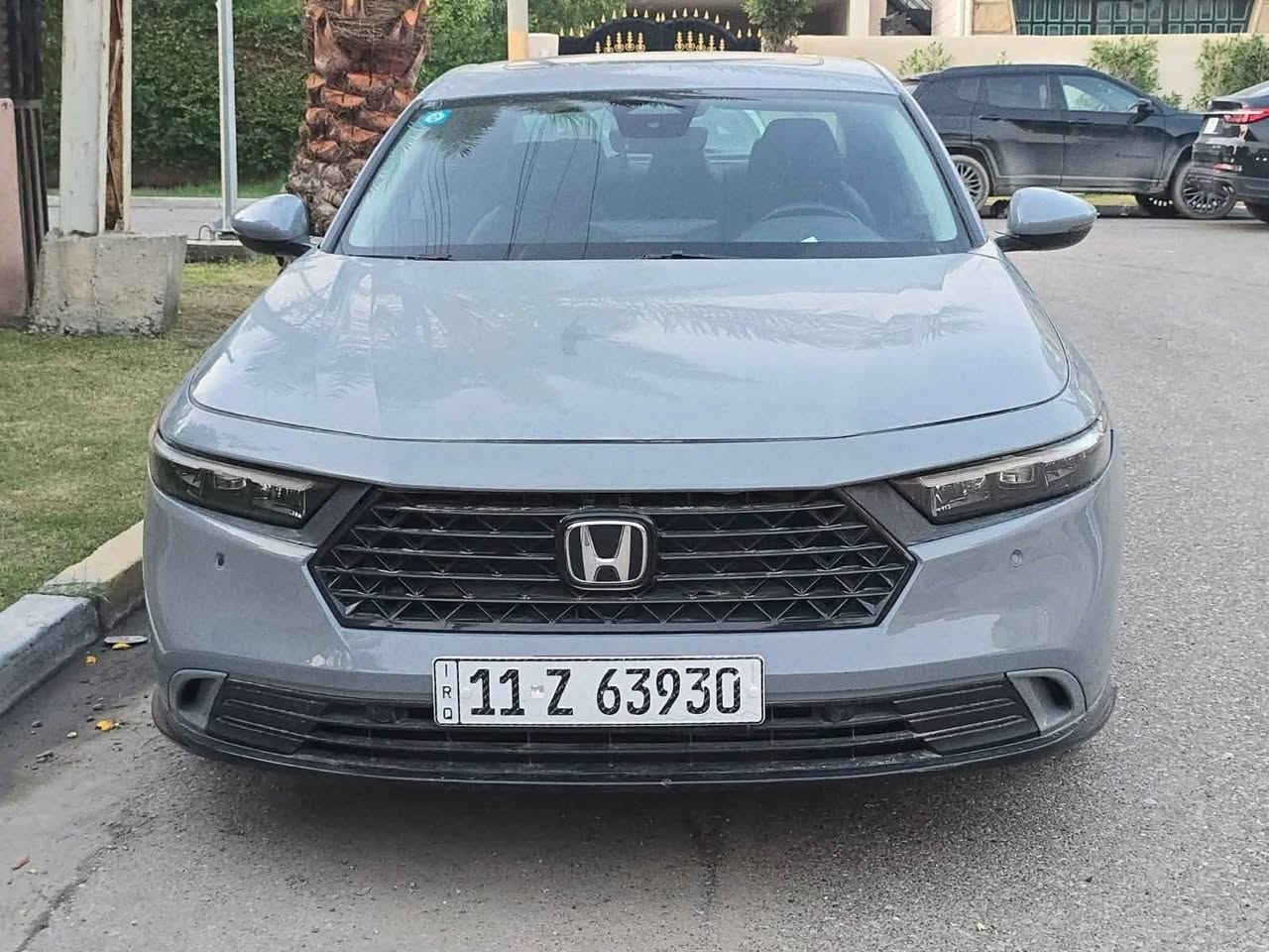 هوندا اكورد exl موديل 2023 هايبرد 
 
السيارة ماشيه 35

فول مواصفات 
• مكينة 2000 هايبرد تنفس طبيعي
• كير اوتوماتيك 
• شاشة كبيرة
•فتحه سلايد
• كاميرا خلفية 3 انظمة
• كرسي كهرباء جلد  لون اسود  
• رادار امامي
• مانع تصادم
• محدد مسار 
• تصحيح مسار
• شفتات بالستيرن
• مثبت سرعة
• مانع انزلاق
• دخول ذكي 
• إنارة ترحيبية
• هندبريك كهرباء
• عداد ديجيتال
•لايت عدسات زينون
• نظام اوتو لايت Auto
• لايت العالي زنون 
اوتو هولد للبريك
• حساسات مطر 
• حساسات امامي خلفي 
• حساسات ضغط هواء الإطارات
• أوامر صوتية
• 4 أنظمة قيادة (eco,individual , sport,normal )

السياره وارد امريكي حادث بنيد فقط مبدل ومصبوغ مرفقه الصور 

السعر 197 قابل للتفاوض 

مكان السيارة بغداد حي الاطباء بلجهاد قرب خدمي شارع المطار للتواصل 
*********** #العراق🇮🇶 #سيارات_للبيع #مواصفاتها #سيارة #سيارات #سيارات_VIP
