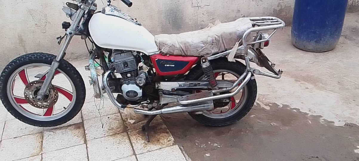دراجه للبيع سعر 300 بيه مجال هذا رقم صاحب ادراجه ***********
