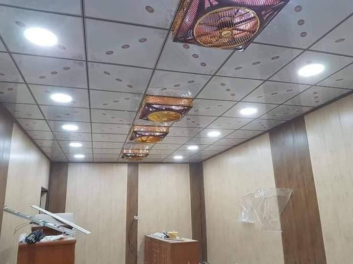 سلام عليكم  مستعدين لعمل كافه الديكورات  سقوف ثانويه ورق جدار بديل الرخام وبديل الخشب حجر   وكافه الاصباغ   تغليف للاستفسار *********** واتساب فقط
