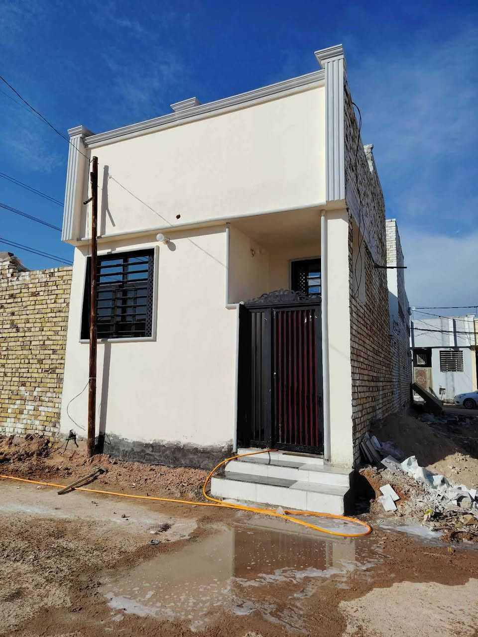 دار للبيع  50 م 🏡
✅ مشمول بقرار التطويب 

بسعر /21/ مليون مع المجال
موقع /نجف 🏡شارع الحولي مال المطار عمود/ 314 

البناء 🏡 
غرفه/صاله/مطبخ / صحيات خارجيه/مكشوفه
بناء مرتب/ اساس + سقف كونكريت + طابوك

ألخدمات 🏡 #بعد_عن_سوق_100م
ماء/كهرباء/مدارس/سوق/تبليط/مولد

***********
***********
***********
