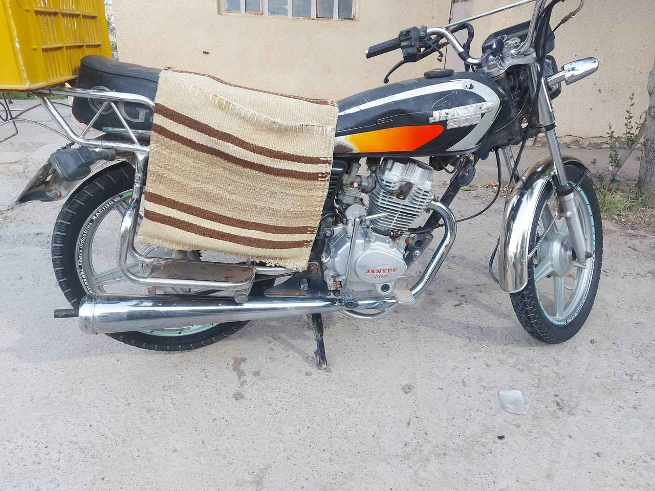 دراجه للبيع السعر ٢٧٥ وبيه مجال *********** المكان بعقوبه
