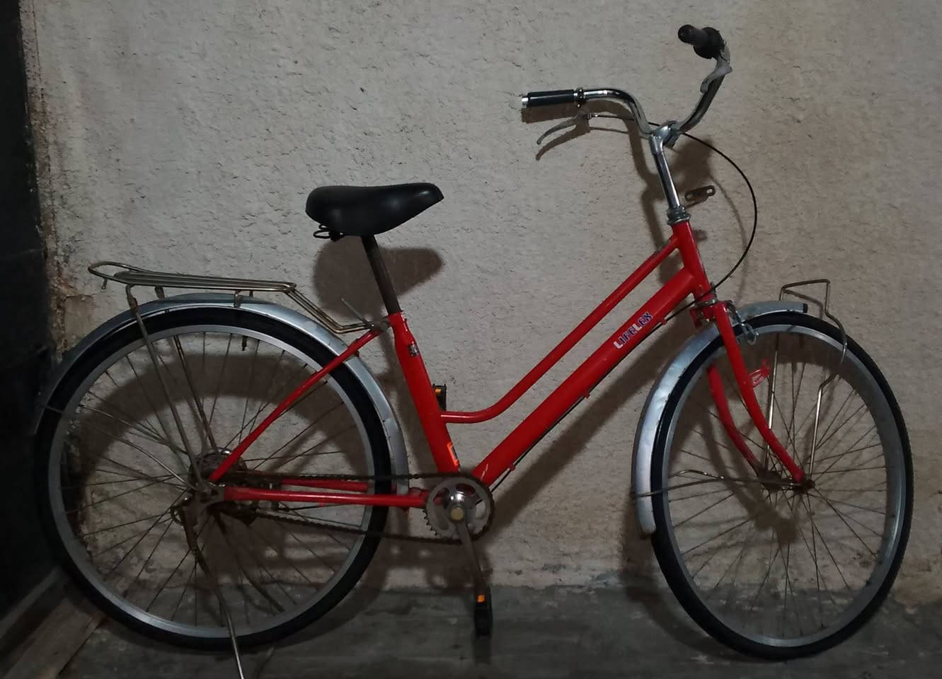 سلام عليكم بايسكل للبيع حجم 26 مال باله مو تجاري زوج تايرات جدد سعر 70 وبي مجال مكاني البصره الزبير رقمي *********** 📞
