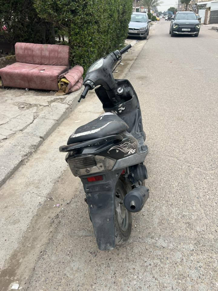 السلام عليكم ماكس عدله للبيع دراجه ابلاديه شلعه معدل اشك الكاع الدراجه نضيفه حيلل كفرات كلها مختمه دبلها البلادي موجود وشادلها كابريتر تجاري وهم البلادي موجود شغال نقوصاتها فقط بريك تجي وتكلب وشوف المكان بياع ***********
