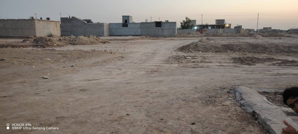 سلام عليكم قطعه زراعي مساحه 200 واجه عشره10 نزال 20 ماي كهرباء قريب عليك استفسار تصل عل رقم وانه خادم ***********
