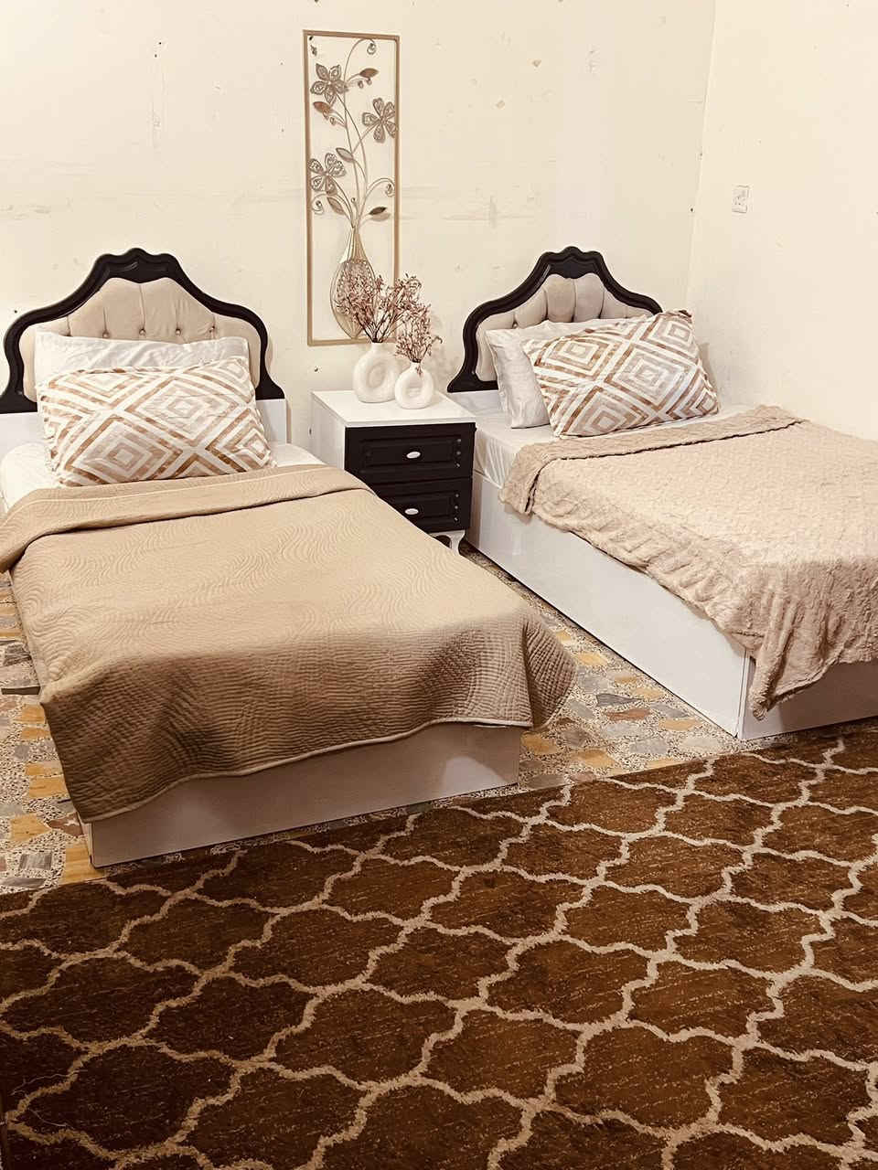 غرفة تركيا كانتري شبابية لون نيلي نضيفة جداً استعمال قليل 5قطع مكاني بغداد للأستفسار ***********
