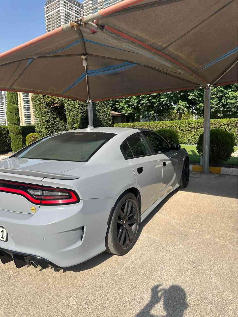 جارجر gt بلص 2021  لون سموك ماشي ٤٤ ميل فول كشنات خزن وتدفئة وتبريد دشبول جلد ما عدا الفتحة بدون داخل وايرباك وطلع بيها باب خلفي وجاملغ كلير امريكا فقط بدون حادث السعر 238 وبيها مجال  
*********** أربيل, العراق
