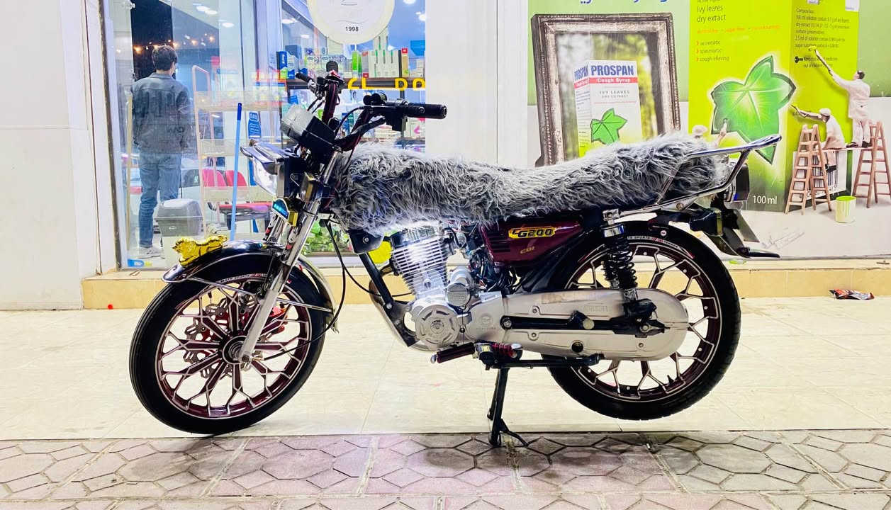 للبيع متور . نامي برو ،اخو لجديد محرك 200 طلقة كهربايات كامل 
شغال  تايرات جدد أوراق منفيس أصلي موجود موديل 2024 سعر 650 ألف فية مجال رقم *********** فية واتساب أربيل, العراق
