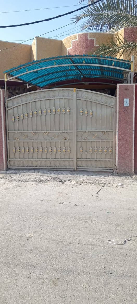 السلام عليكم بيت مساحة 200 متر 10 في 20 طابق واحد منطقة بوب الشام كاع حجي رمضان جنس الأرض طابو زراعي 25  للبيع خدمات كاملة للتواصل ***********
