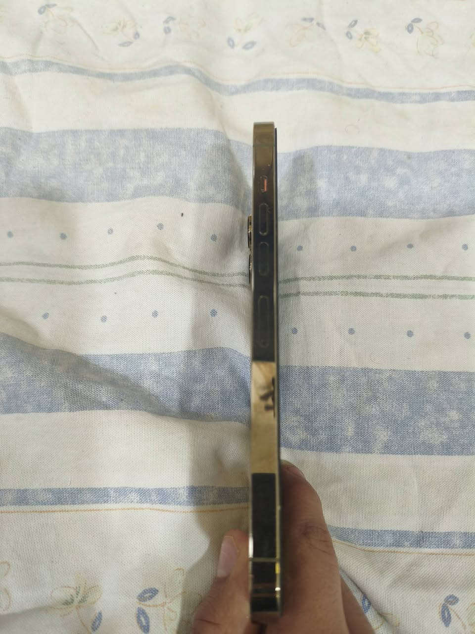 ايفون13برو ماكس امريكي بطارية 78 لون ذهبي مكفول من الفتح سعر680وبي مجال للاستفسار ***********
