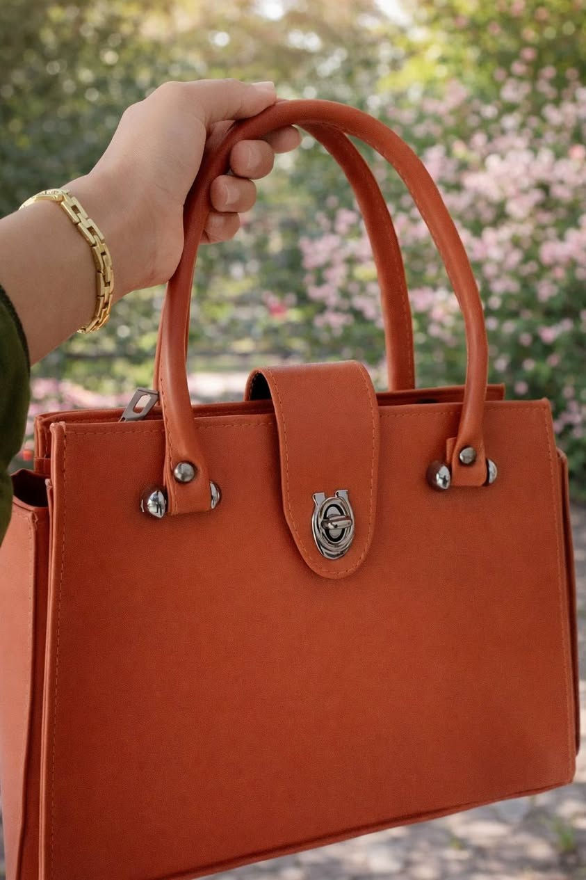 بنوتات اخر قطع عندي ماستر كواليتي جلد اصلي ب 15 والتوصيل مجاني


**إذا كنت صاحب هذا الإعلان وتريد حذفه لأي سبب، رجاءا أرسل رسالة إلى الدعم الفني**