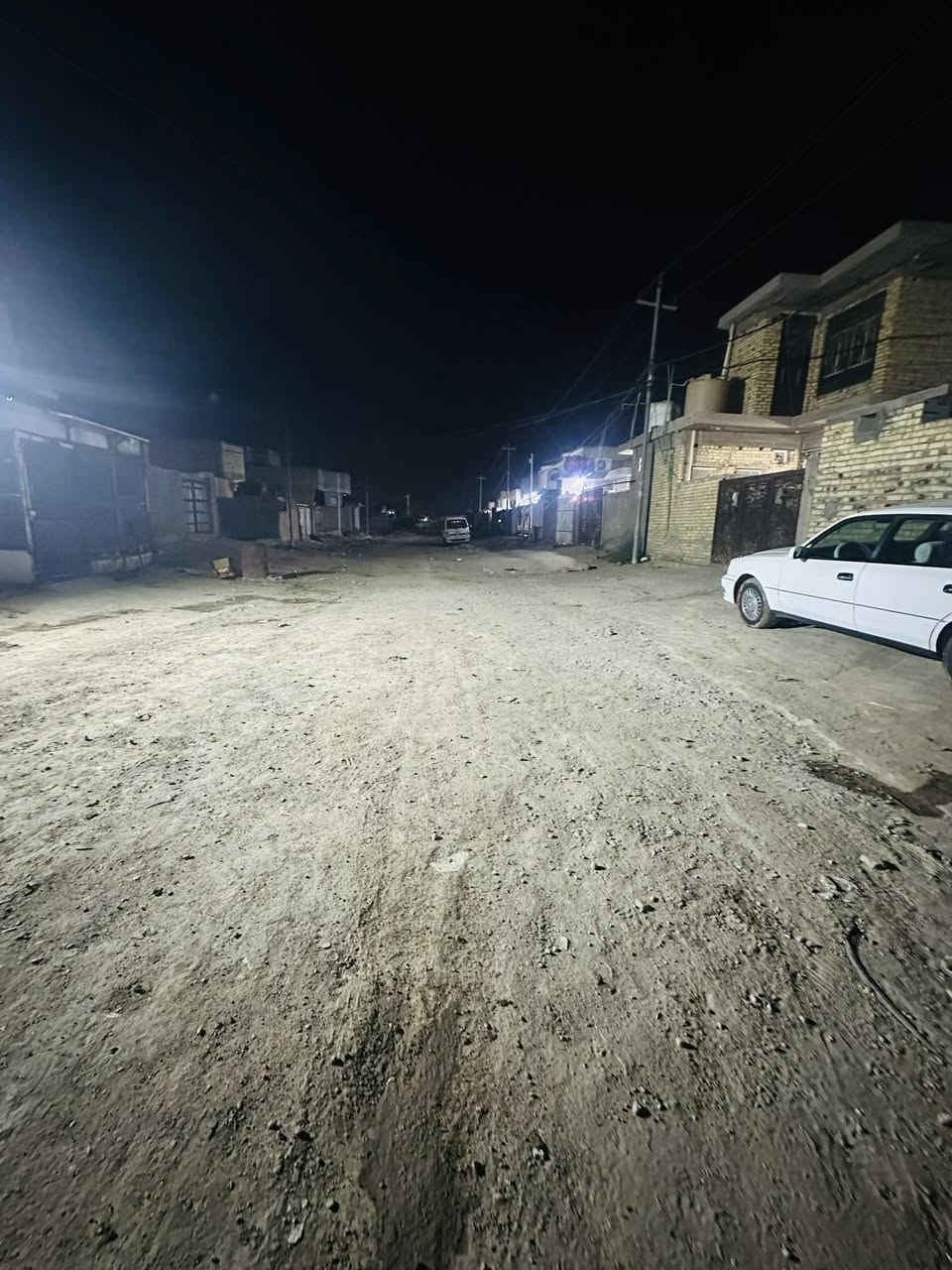بيت للبيع طابو صرف بحي الوحده يم مدرسة شهداء القاسم  مساحة البيت الكليه 300 متر البيت طابقين
غرف أ ربعه (4)
استقبال 4+7
صاله.     4ونص +6
مطبخ.  4+5
مجمع صحيات خارجي
محل أ سواق من ظمن البيت 
أي إستفسار يرجى الاتصال بنا
***********واتساب
