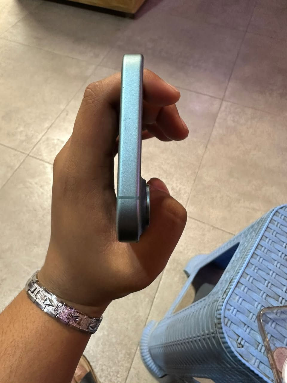 ايفون 16عادي بطاريه96مكفول من كلشي بعده داخل الضمان ينتهي بشهر السادس النضافه99%الذاكره 128مكاني بغداد الامين 
***********
بيع او مراوس
