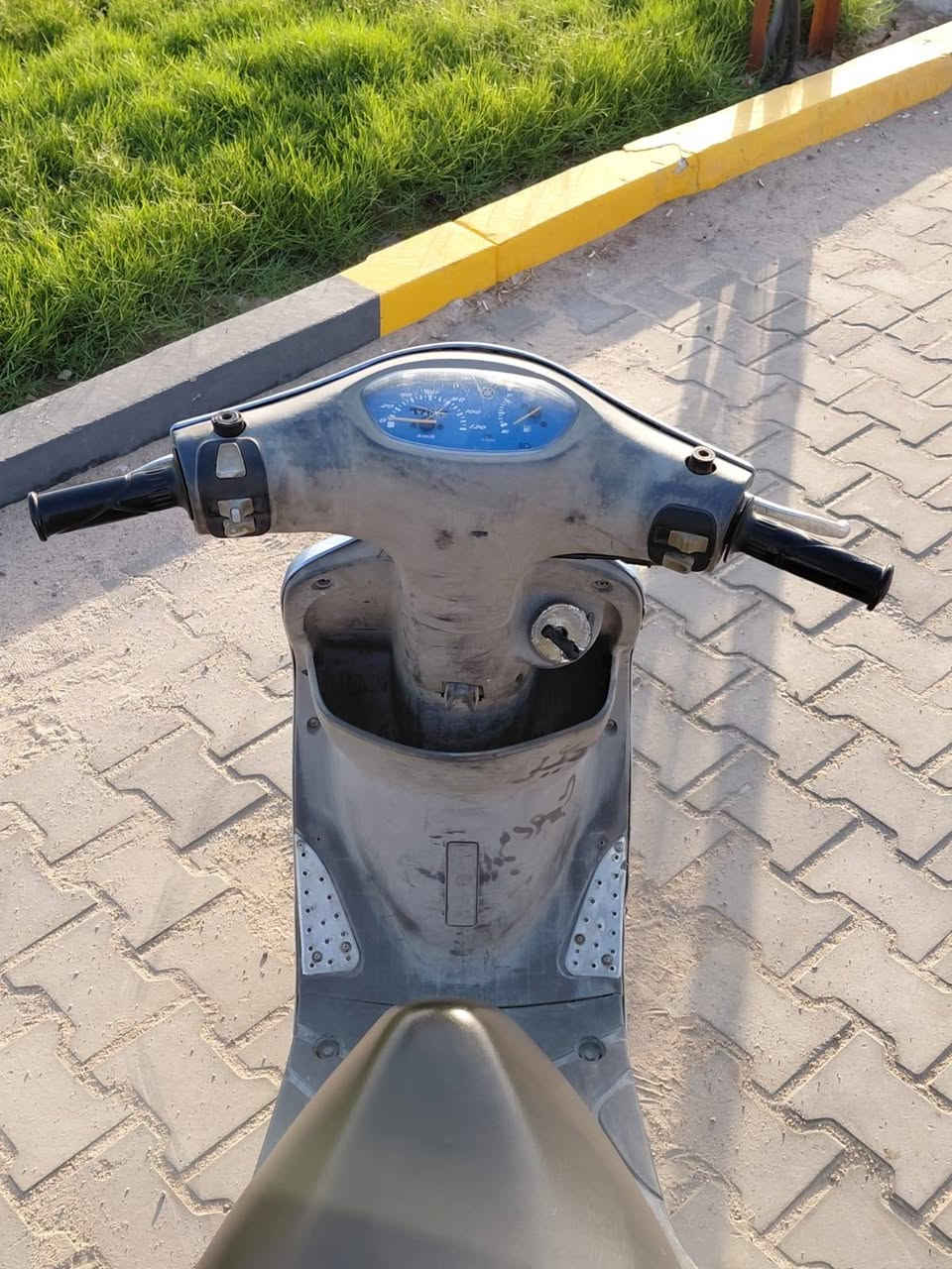 سلام علكيم ماكس قجمه بلاديه مكينه ما مفتوحه برغي ما مفتوح بيها بس بيها خيط تبخير خفيف كهربائيات كلها شغاله ما عدى الايت الأمامي محترك السعر900وبيها مجال مكاني بصره القديمه للاستفسار ***********
