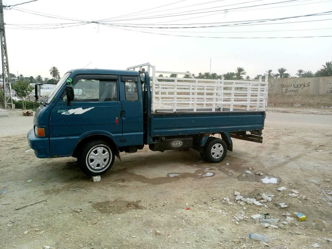 سلام عليكم كيه بنكو موديل 96رقم نكليزي تحويل ثاني يوم مصفره سنويه جديده سياره بلاديه مابيه لاصبغ ولاضربه محرك كير اكسن مكفولات حداديه جديد تخم تاير جديد بور مشط جديد كهربائي كله شغاله  محجر جديد سياره جاهزه من كلشي مكاني بابل الهاشميه ***********
