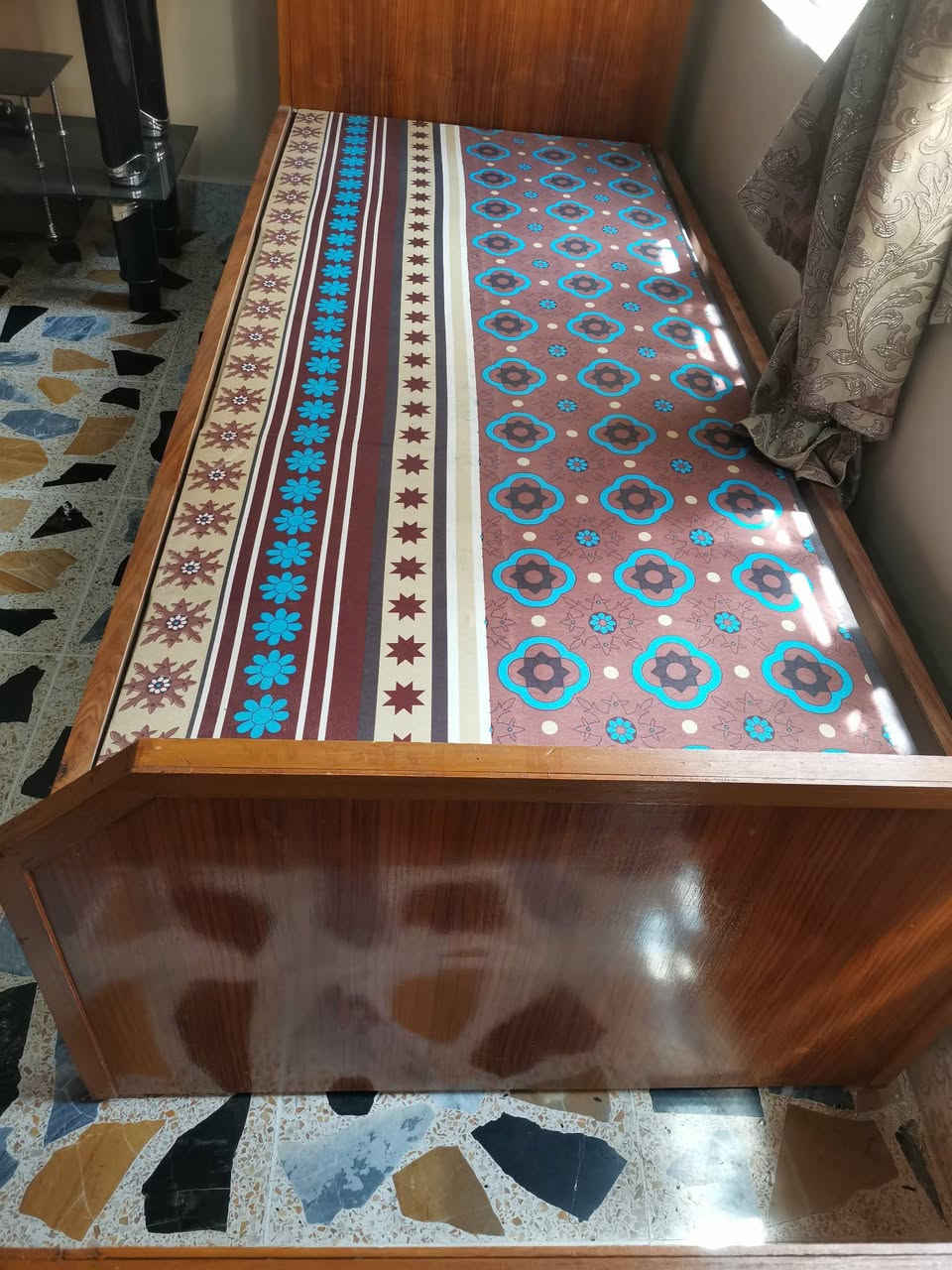 السلام عليكم عندي ميز ابلازما او تخت الو النفر  اثينهم جدد سعر التخت ٧٥الف


**إذا كنت صاحب هذا الإعلان وتريد حذفه لأي سبب، رجاءا أرسل رسالة إلى الدعم الفني**