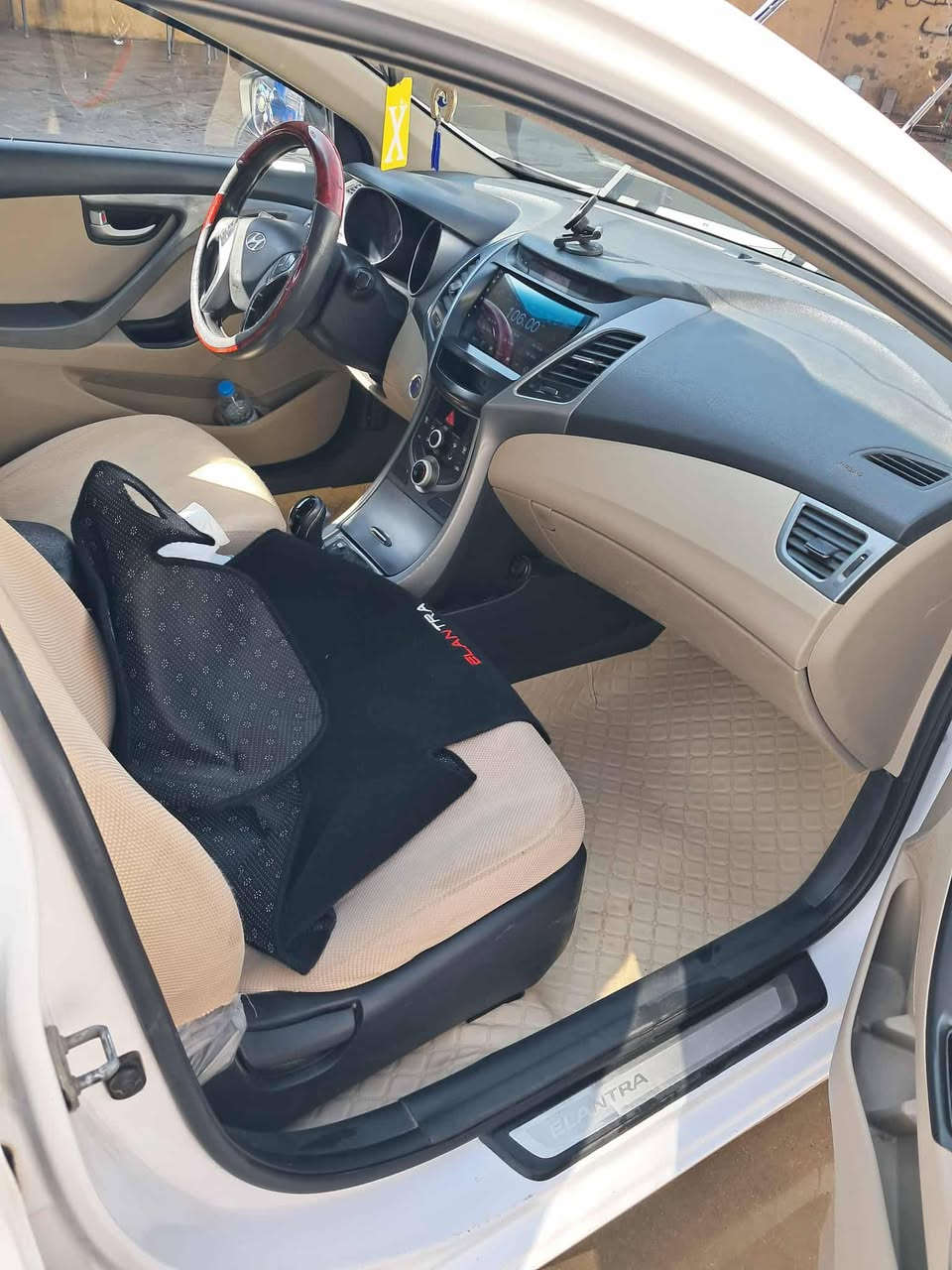 الانتره مديل  2016 وارد خليجي كفاله  عامه حجم المحرك 1800مكينه مامفتوحه مكينه وحداديه وتبريد كفاله جاهزه من كلشي فول مواصفاتت
سعر 127وبيها مجال قليل 
عنوان  السياره بالنجف 
رقم التلفون ***********
