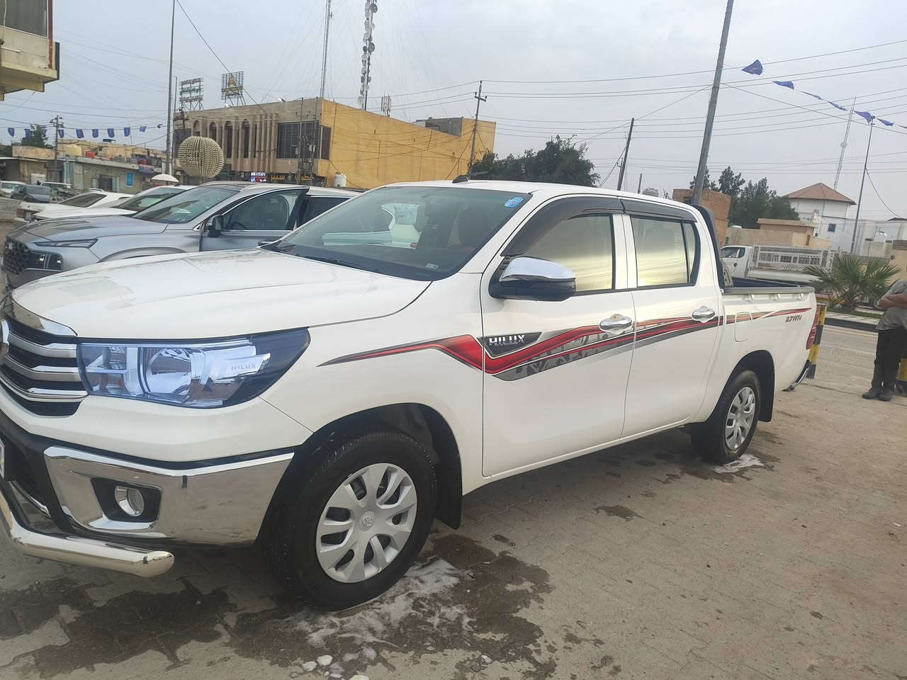 هيلوكس 2025كفاله عامه بسمي رقم بصره بعده بضمان ماشيه 28الف كامله دوشمه درع وهوك وسبايدر للتواصل ع ***********
