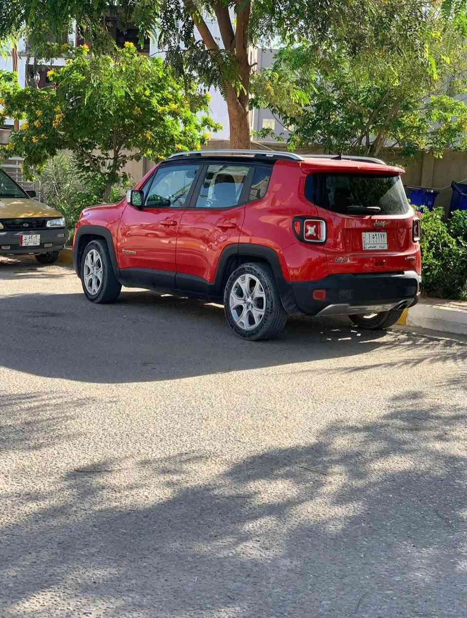 جيب رينكيد ابيع ومراوس حسب قناعه 
لون احمر مديل 18  لمتيد فول ،ماشيه 36الف 
رقمها ومكانها كربلاء 
حادثها ب امريكا جاملغ جانبي هنا بالعراق شخط بيها ع باب السايق وباب الوراه ع بارد يصير بصمه تشغيل عن بعد محرك 2400 ،،فتحة سقف عدد 2
حساسات واشاير مري ،
تو ويل ،حجر بيئه موجود ، سبير ، كشنات جلد اسود ، مثبت سرعه ، سايد بريك ،شاشه كبيره، كامرا خلفيه، نظام مانع انزلاق، منفذ (AUX) وبلوتوث، تبريد فول ، 
مكانها كربلاء
مشروع وطني  ‏‪***********‬‏
