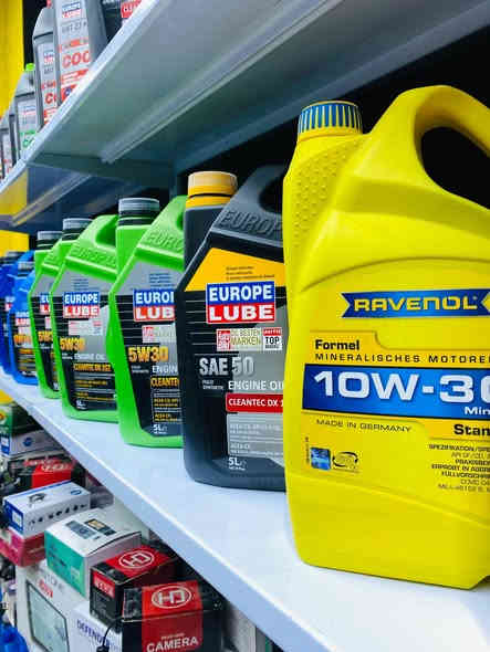 ‏‏
                     خدمات GTR👍🏻
    👨🏻‍🔧قوة اداء وحماية اطول تتوفر كافة انواع الزيوت 

🔴 تعد من أرقى أنواع زيوت المحركات، لما تحتويه من مواصفات وتقنيات عالية تعطي أداءً متميزاً 

🔻 تتوفر لمحركات البانزين ⛽️ 
وبجميع القياسات
العنوان بغداد البنوك جوه جسر البنوك مجاور حلويات ماكنتوش 
***********☎️
