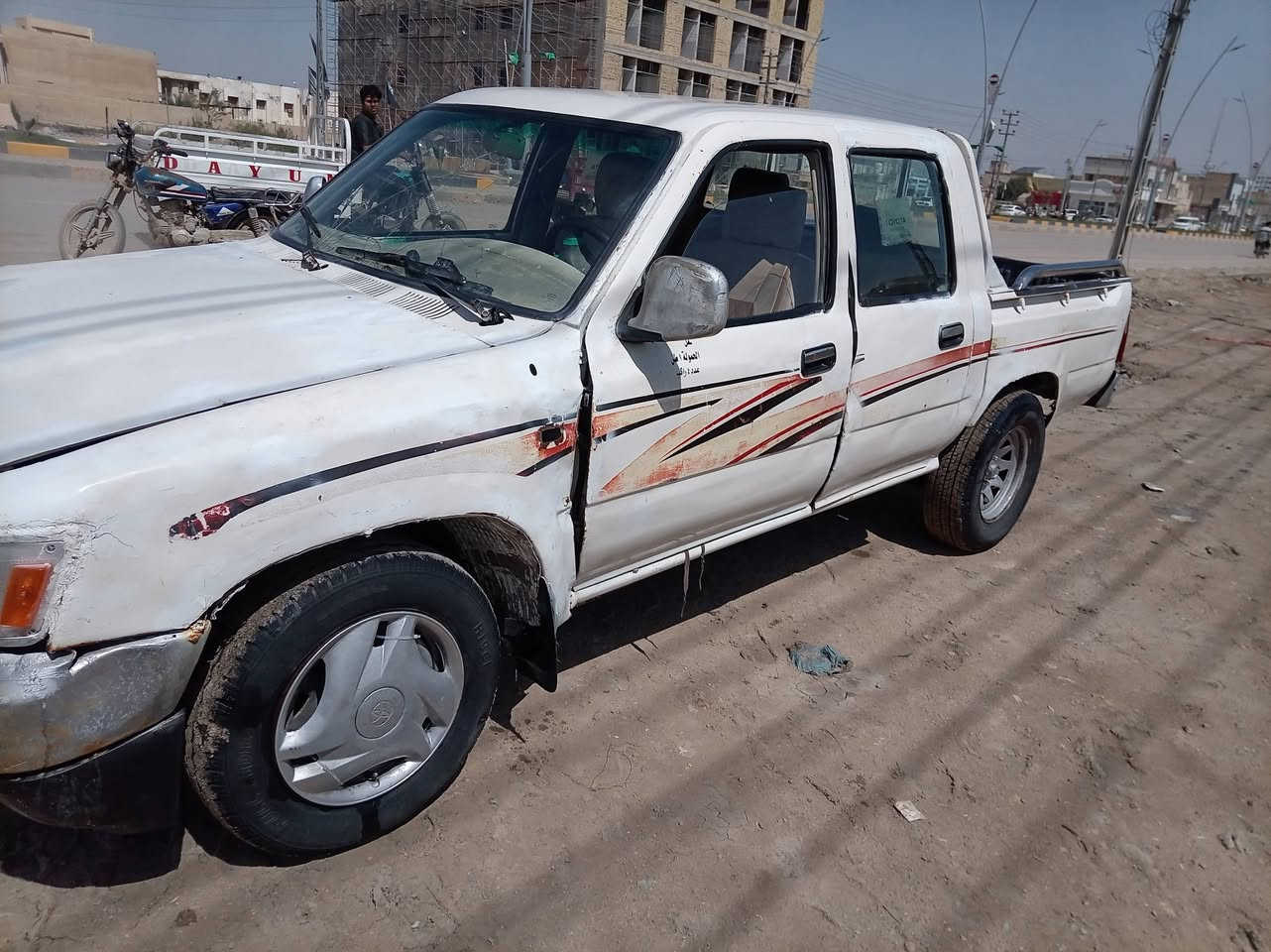 سلام عليكم بيكم لبيع موديل 2004.مكينه شرط لا تنقيص ولا تبخير.  وكير اوتوماتيك.
تواير نضاف.   كهربايات شغاله.  سياره. مناسبه.
راعيه بل بصره. ماندل.   بيعك كوم حديد   23 وبيه مجال. عنواني الناصريه سوك شيوخ. ***********
