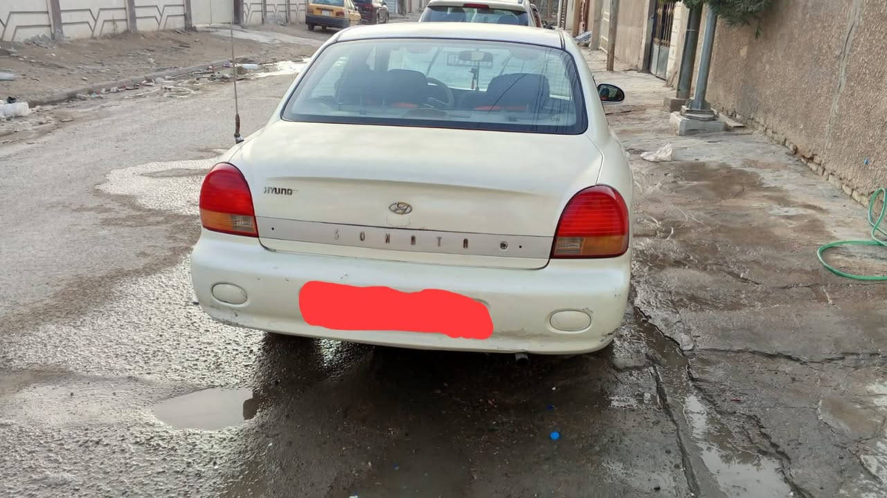 سلام عليكم سوناتا للبيع موديل 2000مكينة 2000كهربائيات شغالة تبريد ثلج خير من الله السعر55$رقم بغداد انكليزي دولي مكان السيارة بغداد  الاستفسار  ***********
