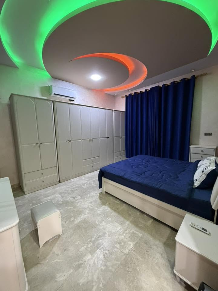 🏡 مشتمل أرضي للإيجار
📍 المنصور / الأميرات
2 نوم | صالة | مطبخ | كراج
📞 ***********
