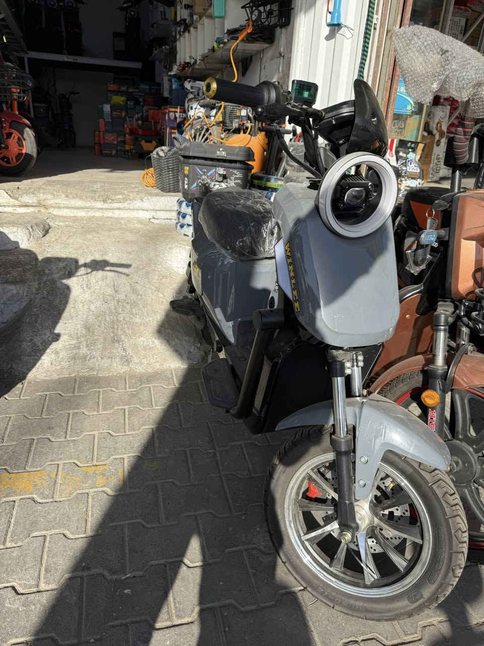 دراجه شحن F3 موديل 2025✅
تاير 90/90/12 جهاز انذارضد السرقه ✅
شاشه كبيره ديجتل تحديد اعطال الذكيه✅
ملف1500Wحقيقي السرعه الحقيقه 80Kmبساعه ✅
5بطاريات كبيره اصليه وبريكات هايدروليك لدات جانبيه اماميه وخلفيه اناره ملونه دبل اشاره لدات ليزريه كلش عاليه ✅
نظامً كارت تشغيل الشاشه ✅
سويج عدد2 بصمه عدد 1✅
نظام Rرجوع الى الخلف ✅
بريك هايدروليك دهن ✅

تتوفر لدينا ادوات احتاطيه وبطاريات اصليه ✅ تايرات جوبلس جوب اصلي حجم 20او حجم 14✅  صيانه كافه دراجات الشحن وانواع باسكلات الشحن ✅
تتوفر انواع شواحن الاصليه✅
يوجد توصيل كافه محافظات✅

العنوان كربلاء حي الحسين قرب محلات الجمله 
معرض حسين صاحب 
للاستفسار الاتصال على الارقام مراسله 
 *********** مراسله فقط  واتساب 📞📞
***********
