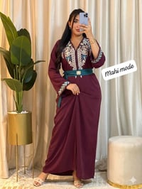 قفطان كريب • تطريز دقيق • مقاسات L/XL/XXL