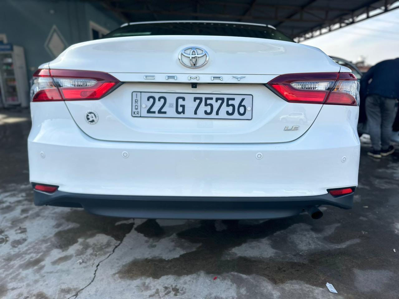 تويوتا كامري 2022 شركة  ماشية 90 الف كيلو بيها شبر تعديل بل باب وراء سكن بدون صبخ سيارة مواصفات LE حساسات رادار تحويل غرامة بشرط سعر سيارة 225 بيها مجال شراء يتصل الارقام تالية علي واتساب ***********
