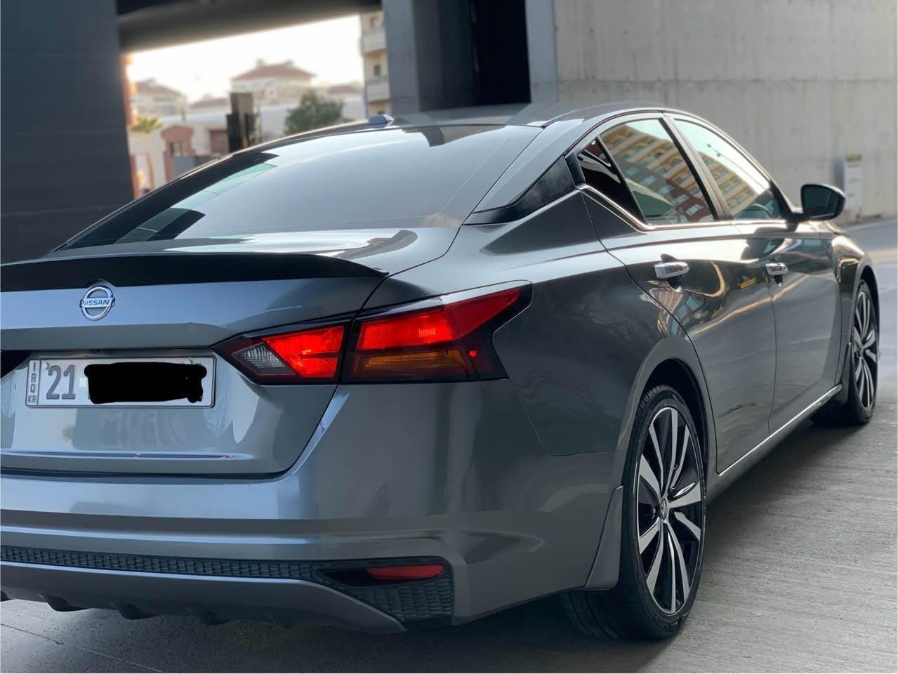 نیسان ئالتیما ٢٠٢٠
سەیارەکە پیش و دوای کەپسە تەنها یەک پەلە بۆیاخی هەیە.
مواسەفات :.
شاشەگەورە، دەرگاو سنوق بەسمە، کشن کارەبایی،شەغال، لایت زینون، رادار.
رەقەم و سەنەوی تاوەکو ٢٠٢٨ تازەیە.

ژمارەشاصی 
1N4BL4BV1LC283243

***********
سلیمانی السليمانية, العراق
