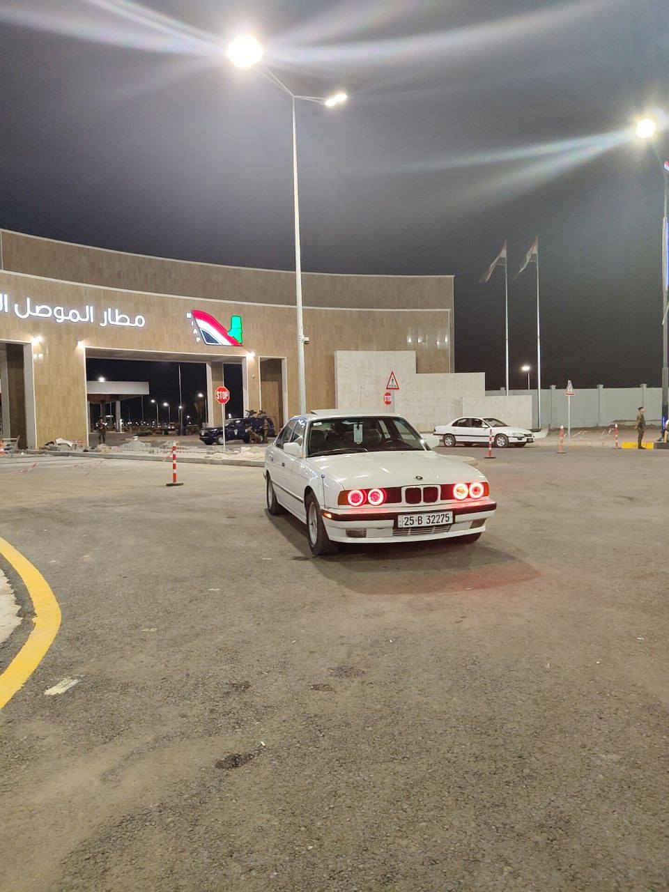 بي ام 525  موديل 88 محدثه 94 توماتيك محرك فل مبدل بيها جاملغ وبوند  السعر 68
الهاتف ***********
