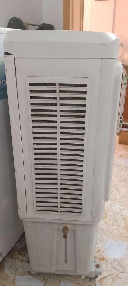 السلام عليكم 
غراض للبيع 
طباخ نضيف جدا وشغال والفرن مالته هم يشتغل سعر 75 
سبلت نوعيه جيده Gree شغال وبارد وبارد واحد طن سعر 150
والكونفيره شغاله دفع قوي بيها بس زرف بسيط سعر 50
المبرده الحديد سعر 50
التواصل خاص


**إذا كنت صاحب هذا الإعلان وتريد حذفه لأي سبب، رجاءا أرسل رسالة إلى الدعم الفني**