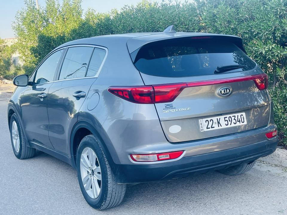 كيا سبورتج 2019 امريكي                                              
حادثهة بسيط بس بنيد مبدل بدون دواخل واربع اصابع من الجاملغ 
محرك 2400
فور ويل 
3 انظمة للقيادة 
كامرا دوارة 
شاشة وسط 
نزول منحدرات 
سيارة نظيفة وخير من الله 
مكانهه بغداد 
***********
سعرهة 147 وبيهة مجال
